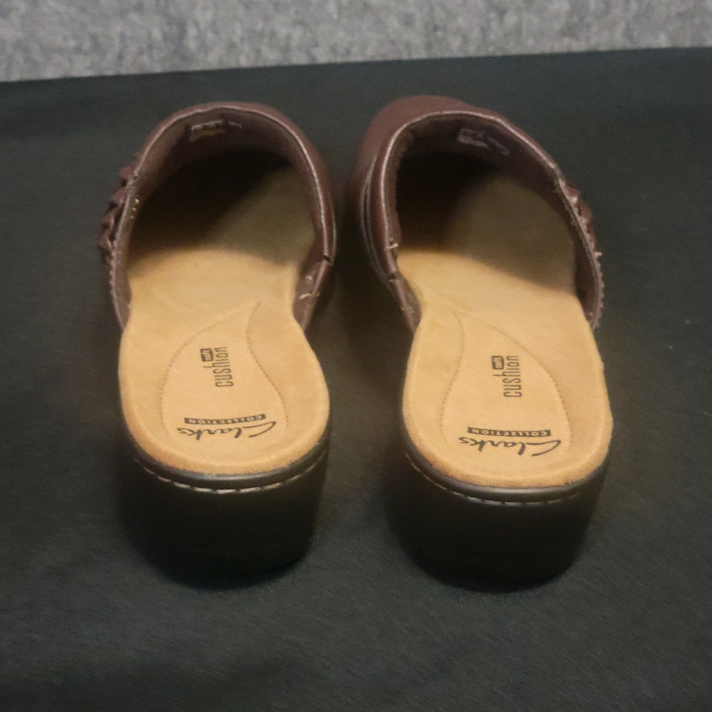 Clarks Collection Soft Cushion Mules Clogs Size 7.5 Wide Brown Slip On - Picture 5 of 12